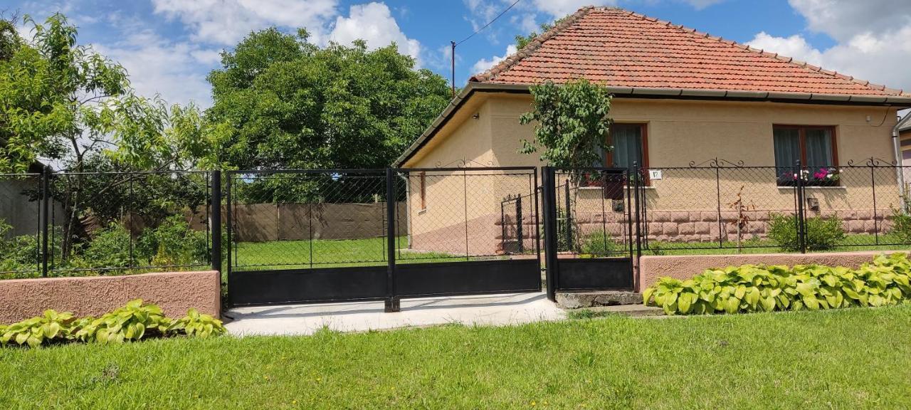Andrea Vendeghaz Villa Egerszolat Dış mekan fotoğraf